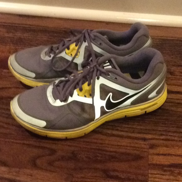 Nike Lunarlon Running Shoes (Women or Men) - Picture 1 of 3